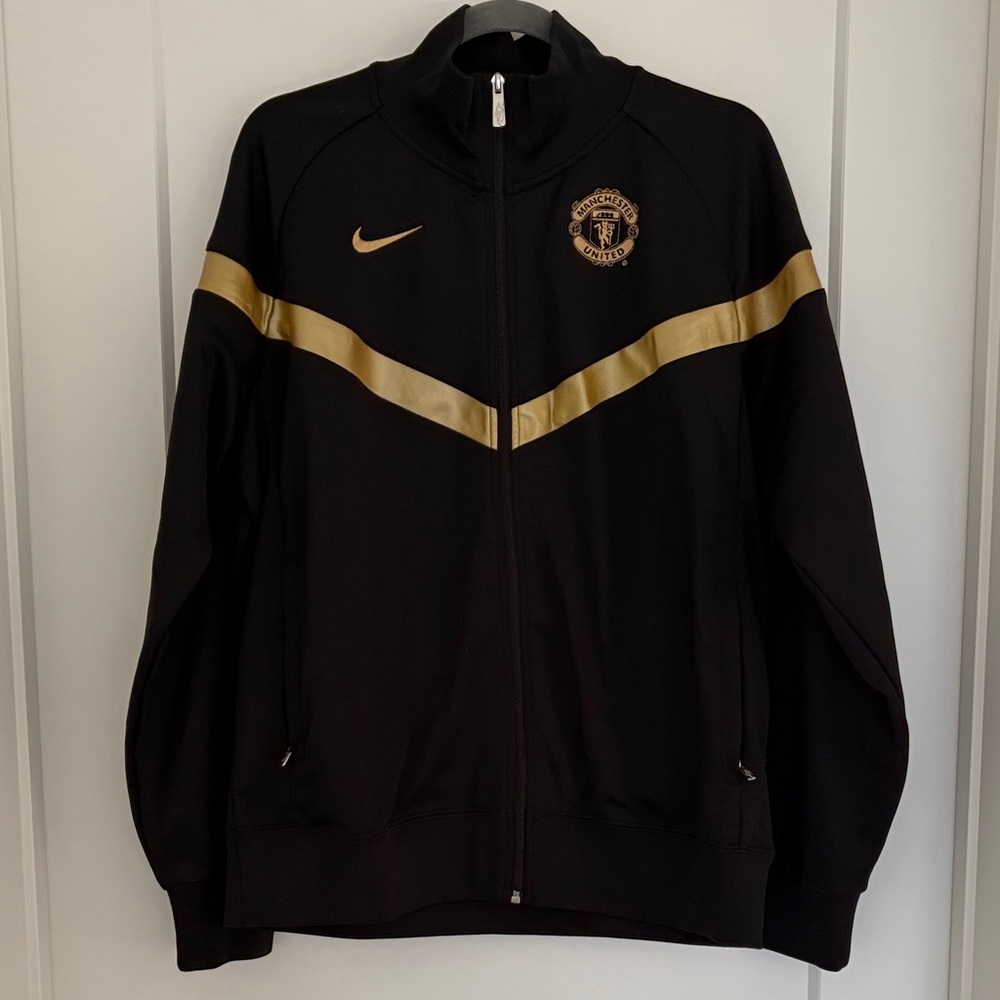 Nike Men's Black and Gold Manchester United Jacket